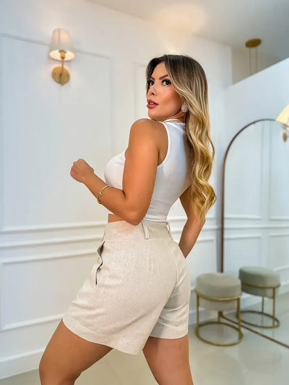 Annora – Lässige Kurze Mit Hoher Taille Und Knopf